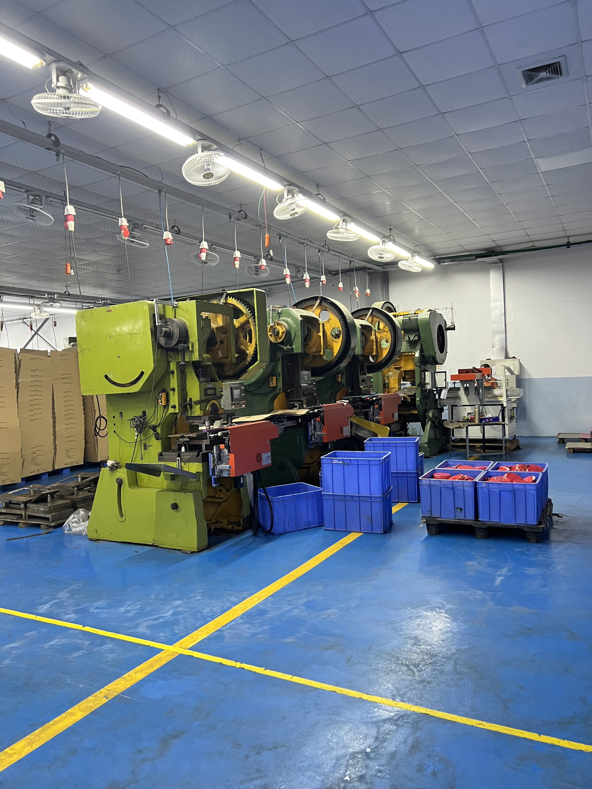 CÔNG TY TNHH IN ẤN CHẾ TẠO HỘP SẮT THỊNH LỢI (VIỆT NAM)